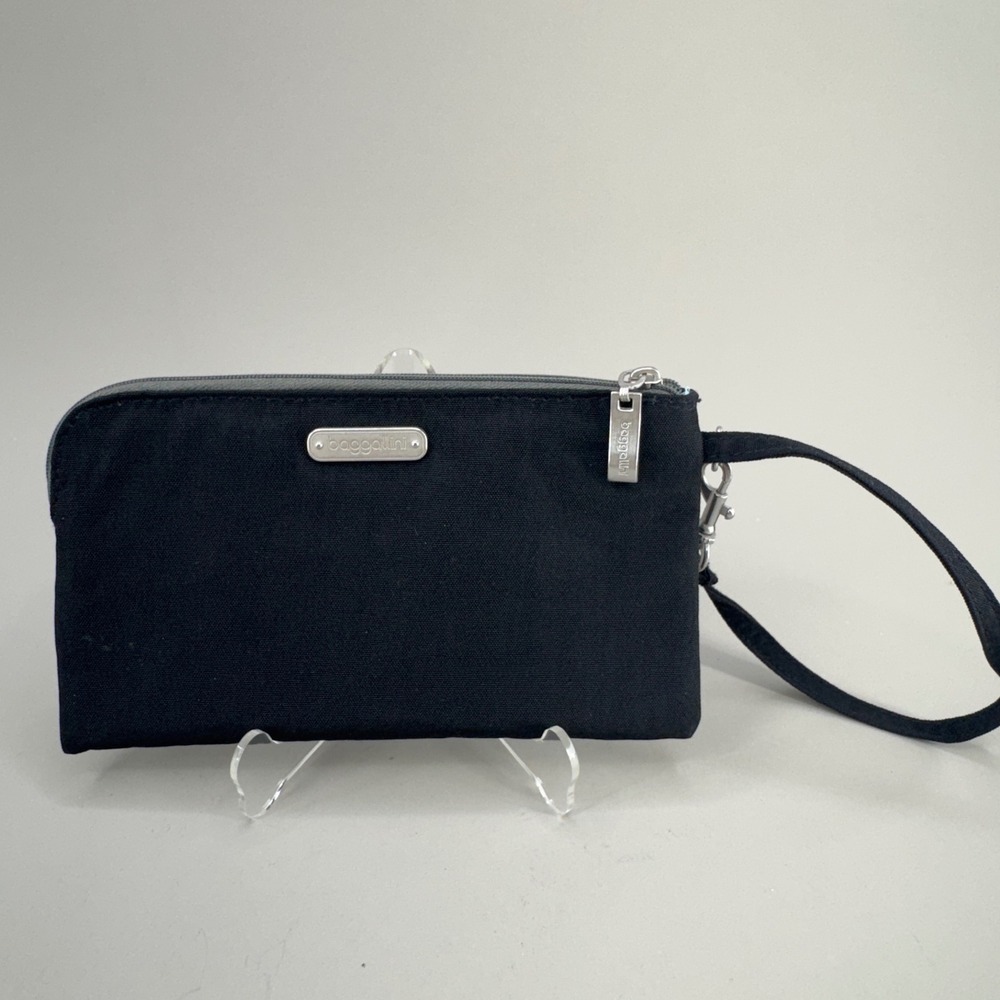 Baggallini RFID Blocking Wristlet Pouch OS Black Minimalist Travel Organizer